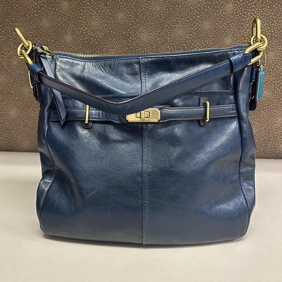 Coach Handbags - 🔥🔥🔥Coach Chelsea Ashlyn Blue Leather Shoulder Bag